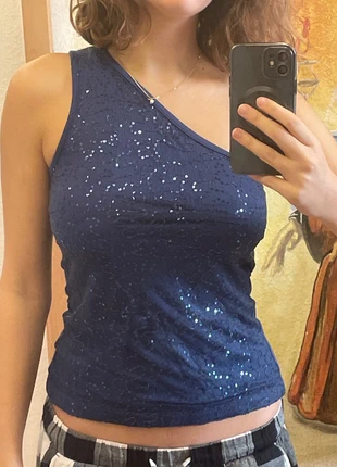 Blaues One-Shoulder Tanktop mit Glitzer-Pailletten – Chic & Y2K Trend, merk: Sonstiges, staat: Heel goed, maat: S / 36 / 8, € 22,00, € 23,80 inclusief Kopersbescherming