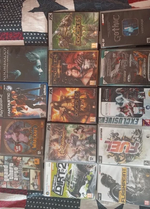Diversos jogos para PC e 1 para a PS2 +um filme de bonus, marca: Assassin's Creed, estado: Muito bom, €10.00, €11.20 inclui Proteção do Comprador