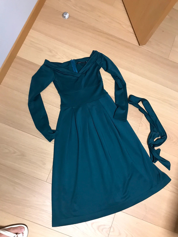 Žalia moteriška pusilgė suknelė 3