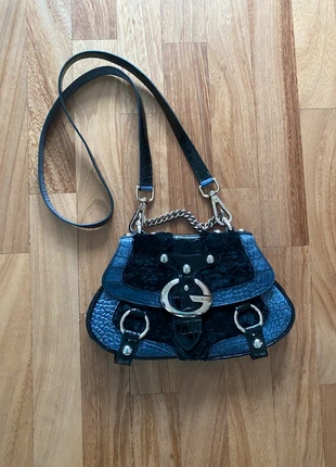 borsa guess vintage blu e nera con tracolla originale in pelle, marke: GUESS, zustand: Neu, 50,00 €, 53,20 € inklusive Vinted-Käuferschutz
