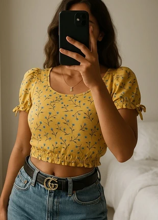 Top jaune fleuri court texture, marque: H&M, état: Très bon état, taille: S / 36 / 8, 4,99 €, 5,94 € Protection acheteurs incluse