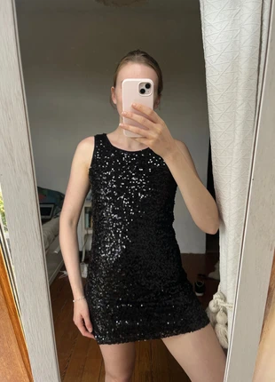 Mini robe noire à paillettes, brand: H&M, condition: Very good, size: XS / 34 / 6, €10.00, €11.20 includes Buyer Protection