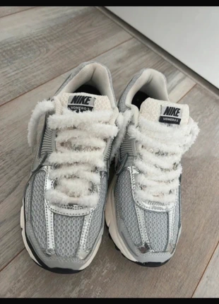 Lacets fluffy Blanc, marque: Fluffy, état: Neuf sans étiquette, taille: Autre, 3,99 €, 4,89 € Protection acheteurs incluse