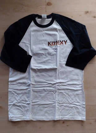 Kissexy black & white "Crew" jersey t-shirt - Size L, marke: Kissexy, zustand: Sehr gut, größe: L, 24,00 €, 25,90 € inklusive Vinted-Käuferschutz