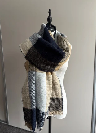 Écharpe à carreaux Pimkie, marque: Pimkie, état: Très bon état, 4,00 €, 4,90 € Protection acheteurs incluse