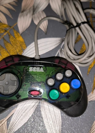 Manette Sega Saturn skeleton black, marque: Sega, état: Bon état, 30,00 €, 32,20 € Protection acheteurs incluse