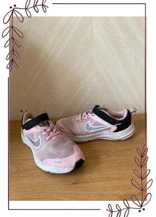 Baskets Nike Downshifter 12 NN rose – Pointure 31, marca: Nike, estado: Muito bom, tamanho: 31, €16.00, €17.50 inclui Proteção do Comprador