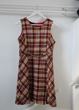 Geruiten jurkje van Fashion nr. 1 Hong Kong, merk: Hong Kong, staat: Heel goed, maat: S / 36 / 8, € 5,00, € 5,95 inclusief Kopersbescherming