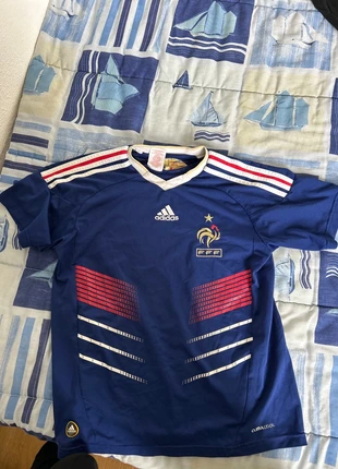 Maillot équipe de France, signé, marke: adidas, zustand: Zufriedenstellend, größe: XS, 5,00 €, 5,95 € inklusive Vinted-Käuferschutz