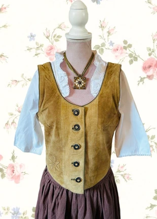 🤎🌿Gilet cuir vintage daim naturel autrichien Oktoberfest cottagecore leather sleeveless jacket🌿🤎, brand: Distler, condition: Very good, size: S / 36 / 8, €20.00, €21.70 includes Buyer Protection Pro