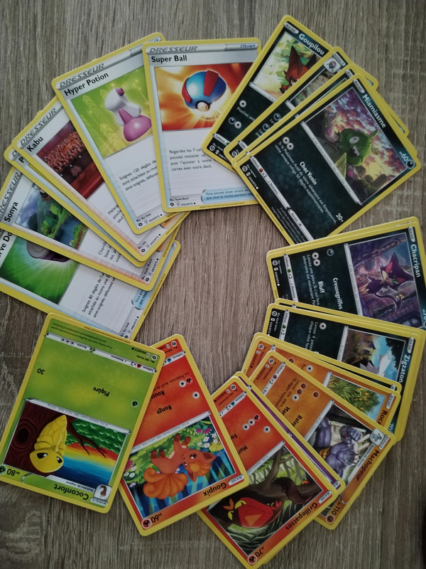 Carte pokémon Pikachu secrète alternative fr - Vinted