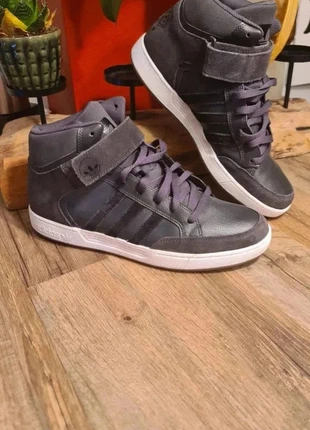 Basket adidas grise taille 46 (PF32), marque: adidas, état: Très bon état, taille: 46, 21,97 €, 23,77 € Protection acheteurs (Pro) incluse