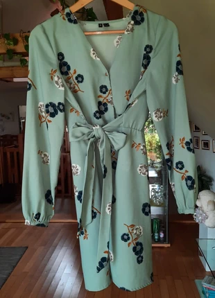 Geblumtes Kleid, marke: Vero Moda, zustand: Gut, größe: S / 36 / 8, 8,00 €, 9,10 € inklusive Vinted-Käuferschutz