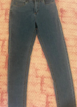 Jeans Skinny light Blue 36 EUR nuovi con etichetta , brand: Clockhouse, condizioni: Nuovo con cartellino, taglia: S / IT 40 / EU 36, €5.00, €5.95 include la Protezione acquisti