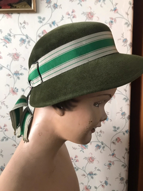 Vintage girls school hat