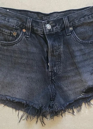 Short Lévis W28, marque: Levi's, état: Neuf sans étiquette, taille: S / 36 / 8, 30,00 €, 32,20 € Protection acheteurs incluse