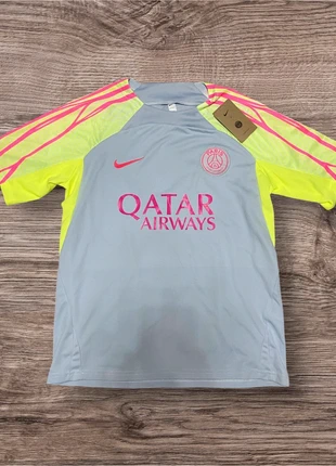 PSG Trikot Größe M – Nike – Qatar Airways, marque: Nike, état: Neuf avec étiquette, taille: M, 20,00 €, 21,70 € Protection acheteurs incluse