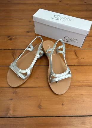 Sandales argentées et dorées Suredelle taille 41 - neuves avec étiquette, marca: Suredelle, estado: Nuevo con etiquetas, tamaño: 41, 12,00 €, 13,30 € Protección al comprador incluida