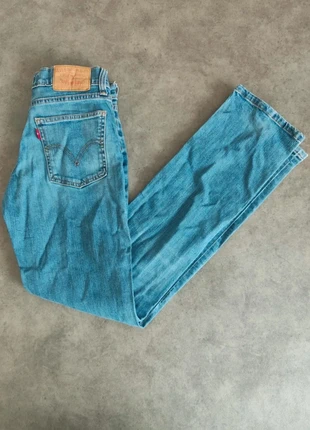 Jean Levi's bleu, marque: Levi's, état: Très bon état, taille: W28 | FR 38, 16,00 €, 17,50 € Protection acheteurs incluse