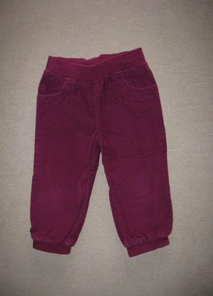 Pantalon en velours (86 cm), merk: C&A, staat: Heel goed, maat: 12-18 maanden / 80 cm, € 1,00, € 1,75 inclusief Kopersbescherming
