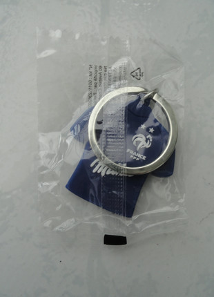 Porte clés équipe france football Kimpembe, marke: FFF, zustand: Neu, mit Etikett, 1,00 €, 1,75 € inklusive Vinted-Käuferschutz