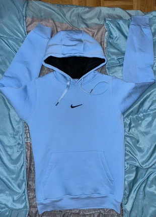 Pull nike avec capuche bleu taille L, marque: Nike, état: Très bon état, taille: L, 23,00 €, 24,85 € Protection acheteurs incluse