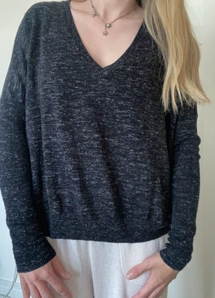 Pull col v Bershka, marke: Bershka, zustand: Sehr gut, größe: M / 38 / 10, 3,00 €, 3,85 € inklusive Vinted-Käuferschutz