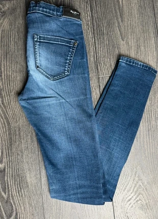 Jean Pepe jeans taille 12 ans, marque: Pepe Jeans, état: Très bon état, taille: 12 ans / 152 cm, 6,00 €, 7,00 € Protection acheteurs incluse
