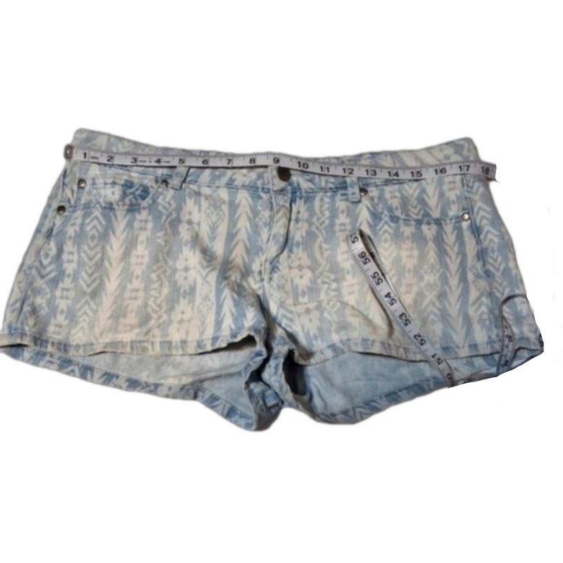 Upgrade Your Summer Style with These Blue and White Aztec Print Shorts 5
