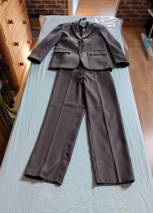 Costume 3 pièces avec cravate, merk: BB-BOUM, staat: Heel goed, maat: 12 jaar / 152 cm, € 10,00, € 11,20 inclusief Kopersbescherming