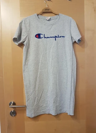 langes graues T-Shirt Kleid Stoffkleid kurzarm Champion mit Aufgenähter Schrift blau, marque: Champion, état: Très bon état, taille: M / 38 / 10, 12,00 €, 13,30 € Protection acheteurs incluse