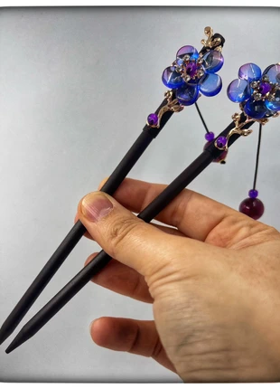 💜 Lot de 2 épingles à cheveux en bois – fleurs bleues & perles violettes, merk: ZEN, staat: Heel goed, € 12,50, € 13,83 inclusief Kopersbescherming Pro