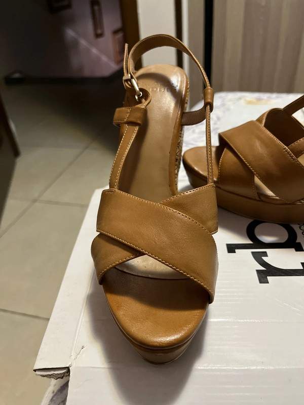 Sandali con 2025 zeppa color cuoio