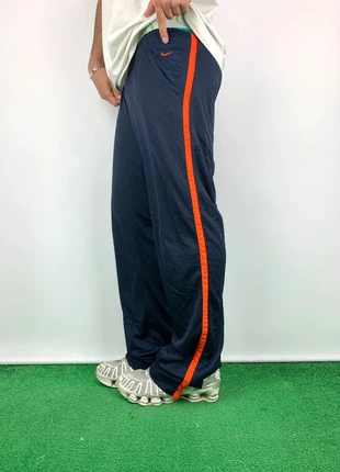 Nike 00’s baggy parachute trackpant Navy blue and orange limited edition, marque: Nike, état: Très bon état, taille: L, 24,95 €, 26,90 € Protection acheteurs incluse