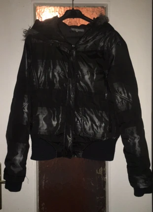 Doudoune courte mixte 42 (-40 sur 4 articles achetés), marque: ici et maintenant, état: Très bon état, taille: XL / 42 / 14, 8,99 €, 10,14 € Protection acheteurs incluse