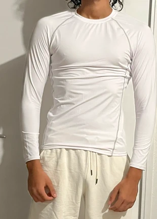 T-shirt manches longues à compression, marque: Shein, état: Très bon état, taille: S, 12,00 €, 13,30 € Protection acheteurs incluse