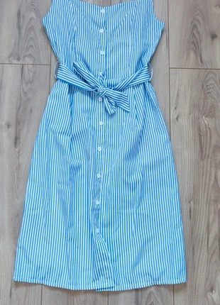 :
Robe à rayures bleues et blanches, ceinture à nouer, état: Très bon état, taille: M / 38 / 10, 12,00 €, 13,30 € Protection acheteurs incluse