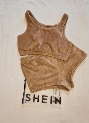 Ensemble / pyjama SHEIN Neuf, brand: Shein, condition: New with tags, size: L / 40 / 12, €9.99, €11.19 includes Buyer Protection