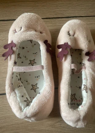 pantoufles tape à l œil point ure 36/37 tbe, marque: Tape à l'œil, état: Très bon état, taille: 37, 4,00 €, 4,90 € Protection acheteurs incluse