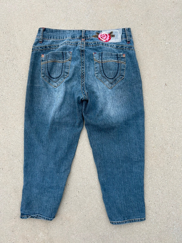 Blue Epic size 6 Vintage Rose Stitched Denim jeans 3