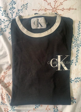 T-shirt noir Calvin Klein - Taille L, merk: Calvin Klein, staat: Veelgebruikt, maat: L, € 3,00, € 3,85 inclusief Kopersbescherming