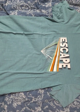 T-shirt Kiabi Vert, marque: Kiabi, état: Très bon état, taille: S, 3,00 €, 3,85 € Protection acheteurs incluse