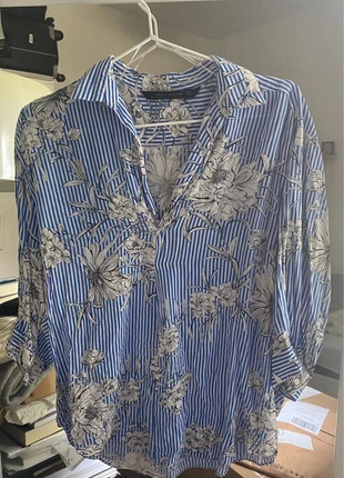 Zara blouse with stripes and flowers. , marque: Zara, état: Très bon état, taille: S / 36 / 8, 5,00 €, 5,95 € Protection acheteurs incluse