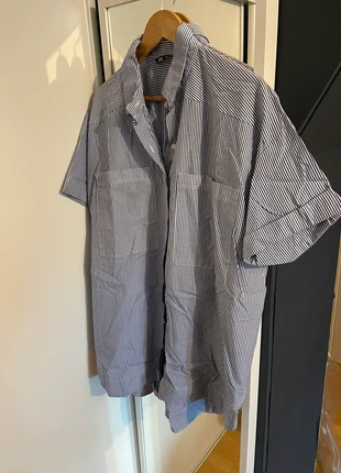 Robe chemise rayée bleu et blanche Zara, merk: Zara, staat: Heel goed, maat: XS / 34 / 6, € 4,00, € 4,90 inclusief Kopersbescherming