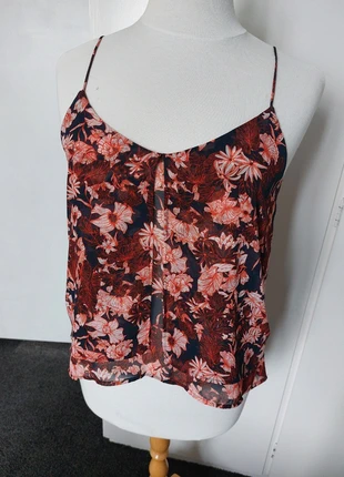 Rode bloementop H&M, marca: H&M, estado: Muito bom, tamanho: L / 40 / 12, €5.00, €5.95 inclui Proteção do Comprador