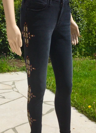 Jeans noir skinny brodé Black Orchid 26, marca: Black Orchid, estado: Muy bueno, tamaño: S / 36 / 8, 39,00 €, 41,65 € Protección al comprador incluida