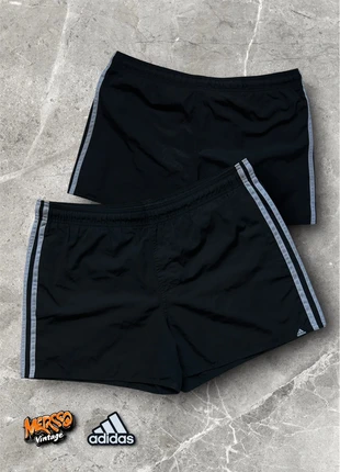 Adidas Black Swim Shorts 3-Stripes 90s Retro Design with Athletic Fit, marca: adidas, estado: Muito bom, tamanho: M, €13.50, €14.88 inclui Proteção do Comprador