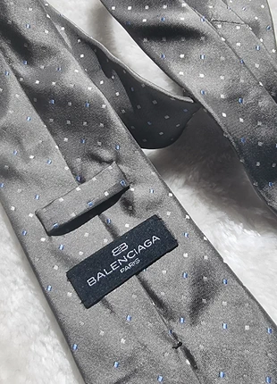 Cravate Balenciaga 100% soie/silk, marca: Balenciaga, estado: Muy bueno, 12,00 €, 13,30 € Protección al comprador incluida