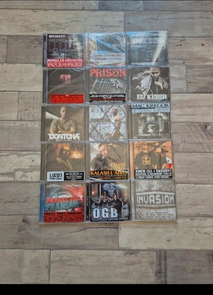 15 cd de rap francais neuf sous blister ( petit prix ), zustand: Neu, mit Etikett, 15,00 €, 16,45 € inklusive Vinted-Käuferschutz