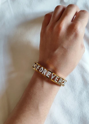Bracciale rigido colore oro e brillantini , brand: Forever, condizioni: Nuovo senza cartellino, €8.00, €9.10 include la Protezione acquisti